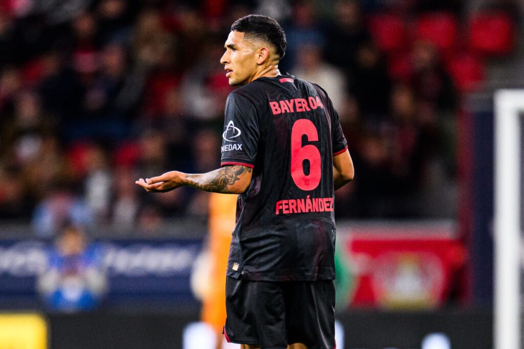 Debut accidentado de Equi Fernández en el Bayer Leverkusen
